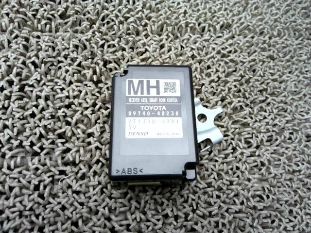 Control Unit TOYOTA Harrier 2018 DBA-ZSU60W 8978430060