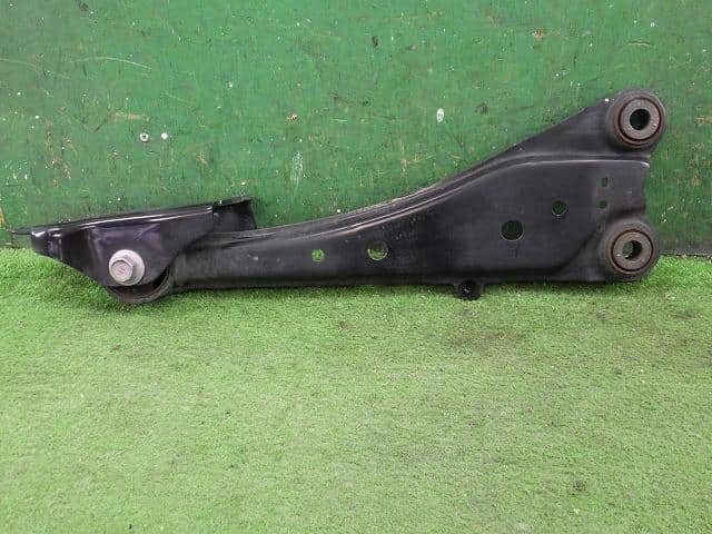 Left Swing Arm TOYOTA Harrier 2018 DBA-ZSU60W 4876048110